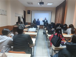 Mezunlar ve Öğrenciler Sektör Deneyimi İçin Bir Araya Geldi